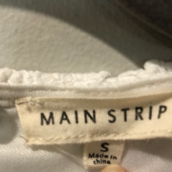 Main Strip White Lace Dress - Picture 16 of 16